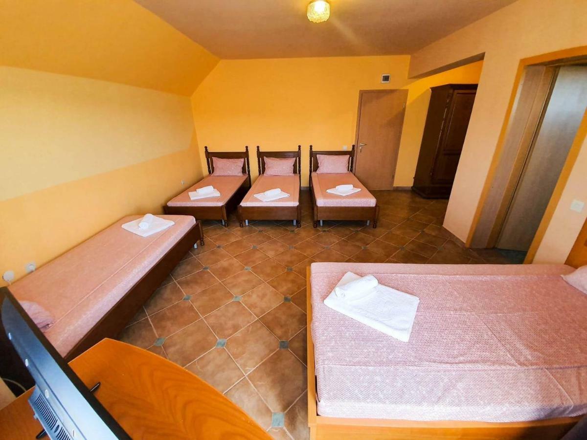 Rooms Cristian Дева Екстер'єр фото